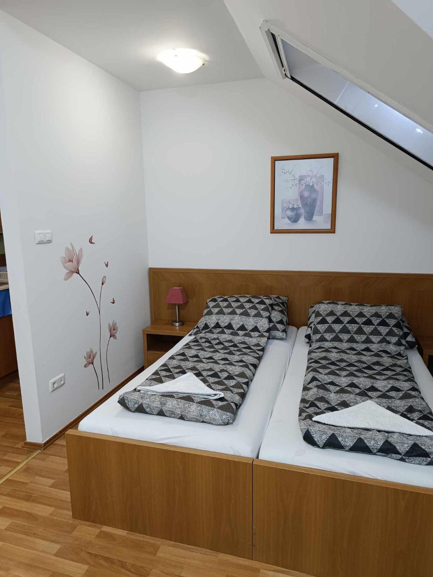 Oazis Wellness Apartman2 Hajdúszoboszló Oda fotoğraf